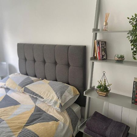 Canal Side Retreat - 2 Bedroom Apartment Heybridge  Esterno foto
