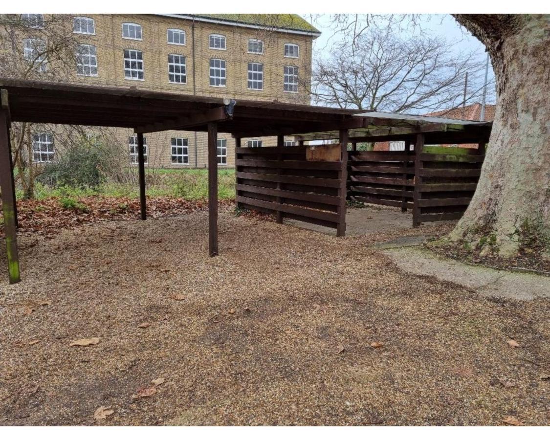 Canal Side Retreat - 2 Bedroom Apartment Heybridge  Esterno foto