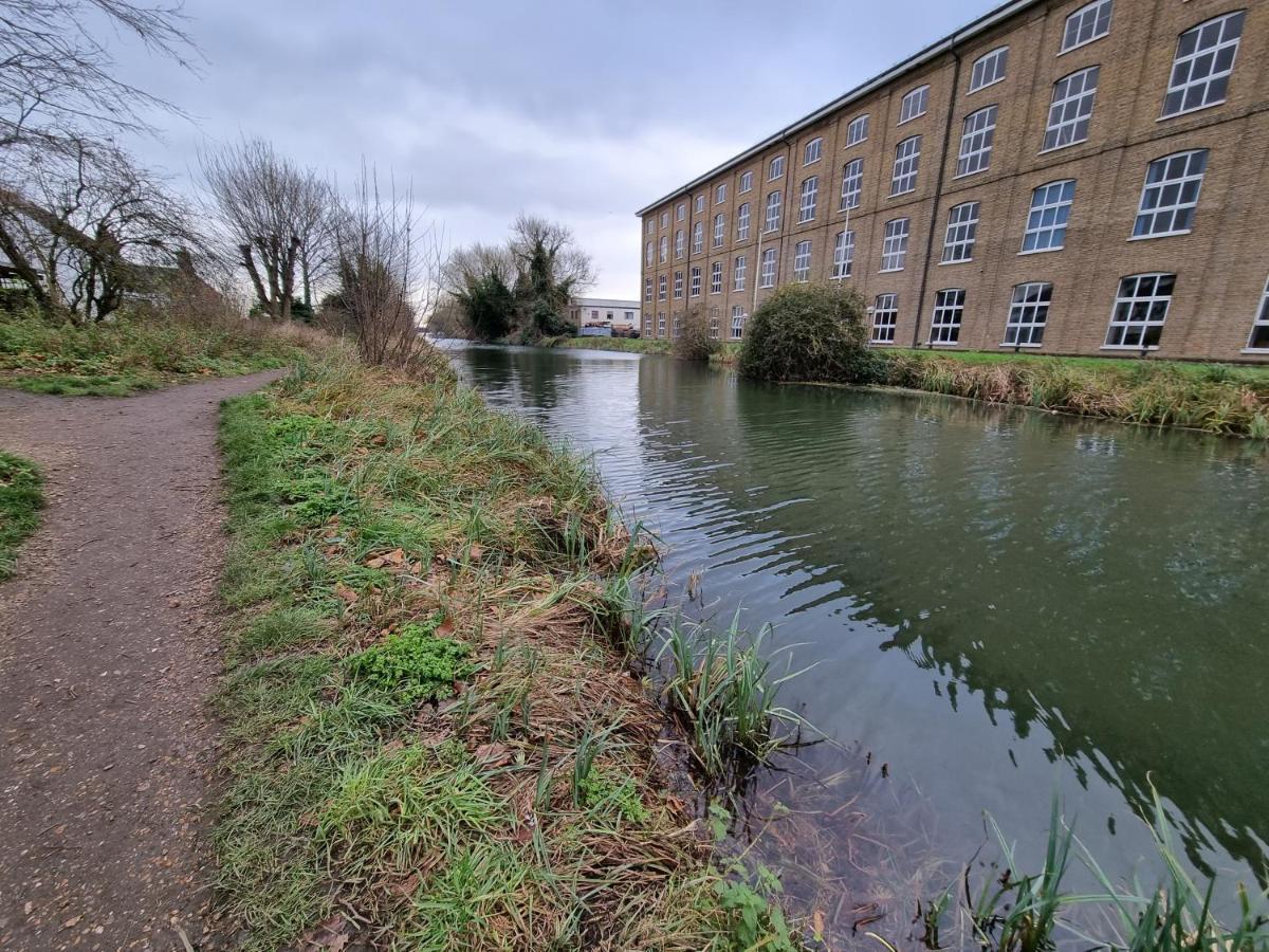 Canal Side Retreat - 2 Bedroom Apartment Heybridge  Esterno foto