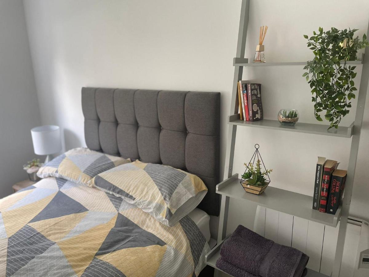Canal Side Retreat - 2 Bedroom Apartment Heybridge  Esterno foto