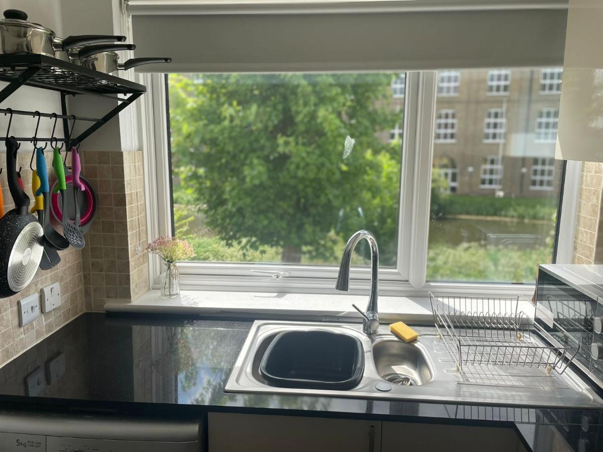 Canal Side Retreat - 2 Bedroom Apartment Heybridge  Esterno foto
